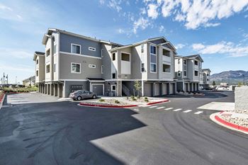 The overlook at interquest apartments garages